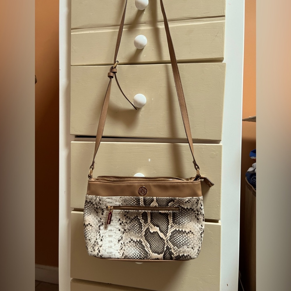 Cross over handbag